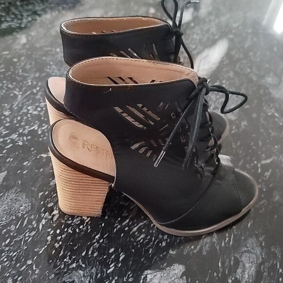 RESTRICTED OPEN-TOE LACE UP BLOCK HEEL ANKLE BOOTIES - Picture 10 of 13
